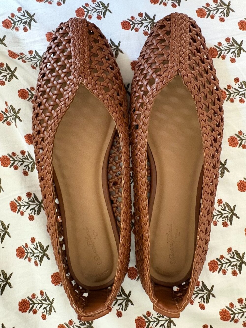 Universal Thread Woven pointed toe Flats Cognac Brown Huarache Style Shoes Size